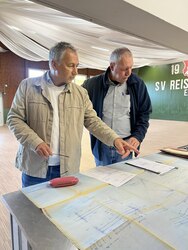Der Energieberater des LSVS berät einen Vereinsvorsitzenden
