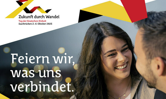 Werbefoto mit zwei Personen, die sich unterhalten, zum Bürgerfest zum Tag der Deutschen Einheit